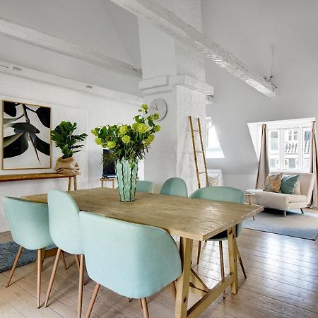 Sanders Main - Endearing Two-Bedroom Duplex Apartment With A Balcony Next To Magical Nyhavn København Eksteriør billede