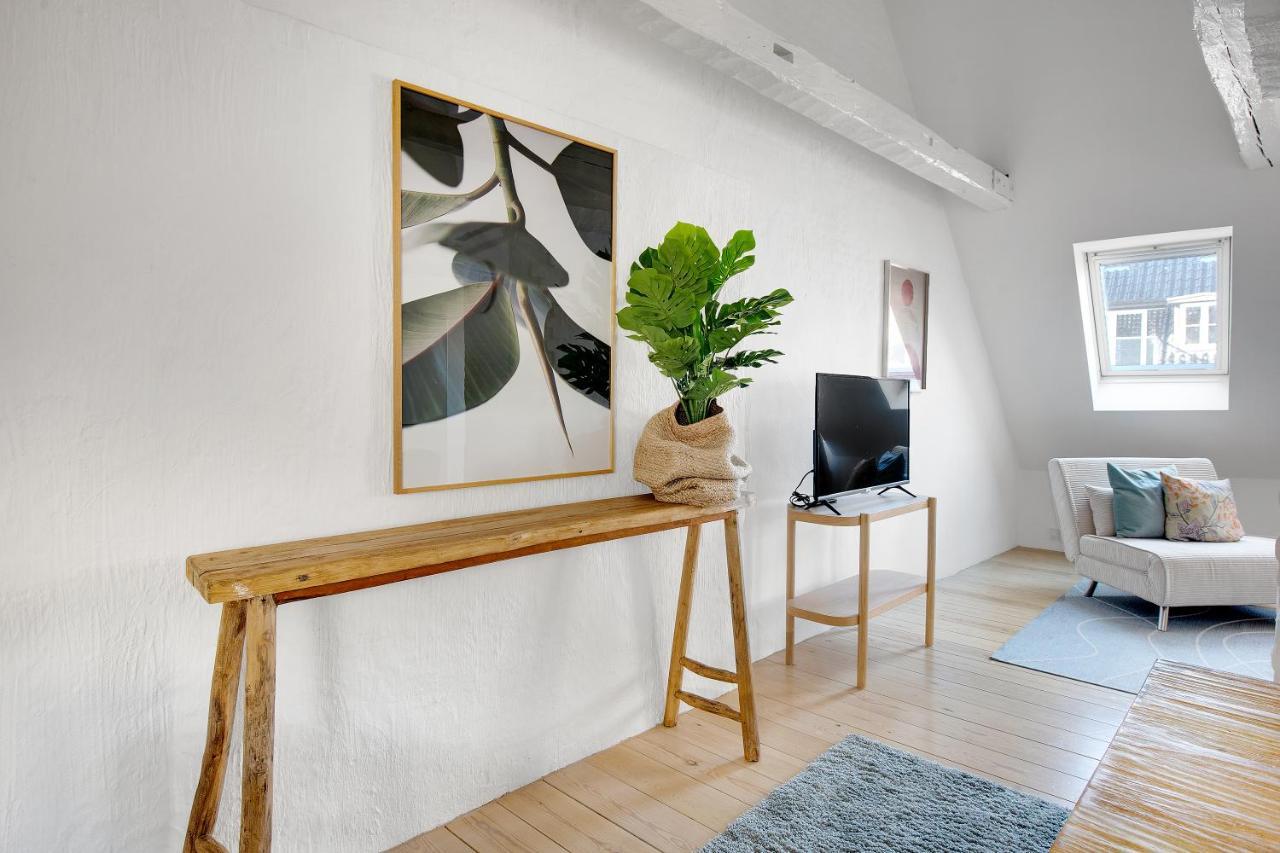 Sanders Main - Endearing Two-Bedroom Duplex Apartment With A Balcony Next To Magical Nyhavn København Eksteriør billede