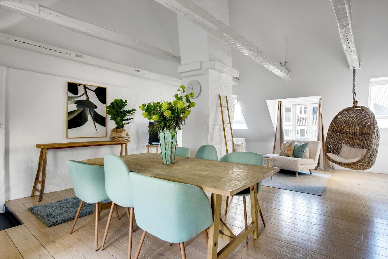 Sanders Main - Endearing Two-Bedroom Duplex Apartment With A Balcony Next To Magical Nyhavn København Eksteriør billede