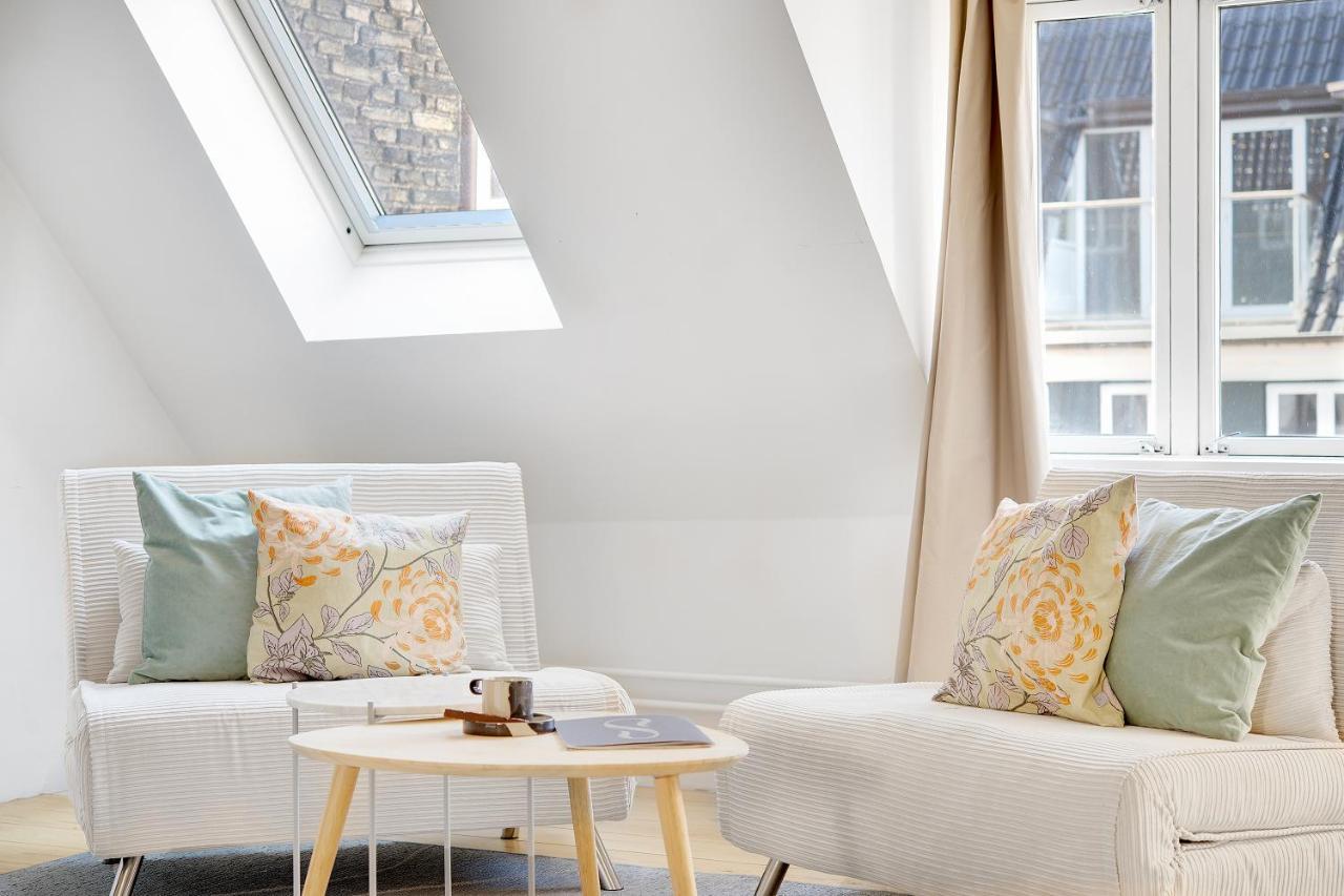 Sanders Main - Endearing Two-Bedroom Duplex Apartment With A Balcony Next To Magical Nyhavn København Eksteriør billede
